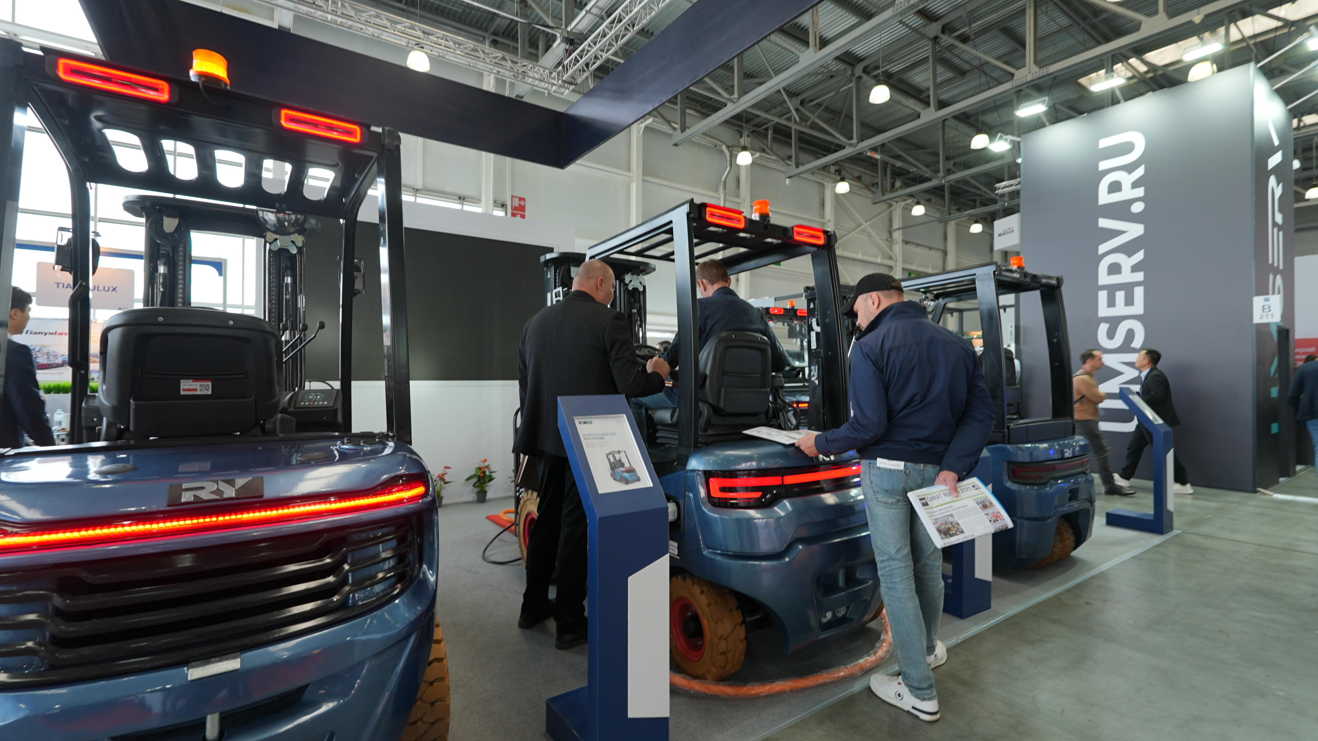 Spotlight on Core Products, Demonstrating Technical Strength Riflettori puntati sui prodotti principali, che dimostrano la forza tecnica